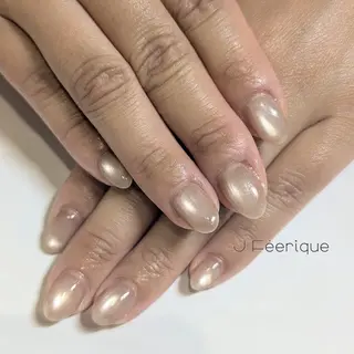 ネイル Eri 歴8年 / 南森町ネイル💅のネイルデザイン
