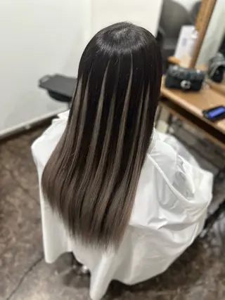 ロング TOMOMI /フロレゾンのヘアスタイル
