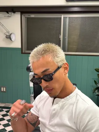 ショート メンズ 足立 享祐のヘアスタイル