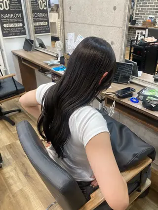 カラー 加茂野 緑のヘアスタイル
