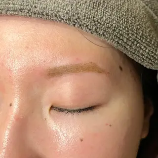 アイブロウ 佐藤 花織のヘアスタイル