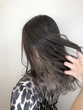 セミロング カラー 【透明感、艶髪】西村 有司のヘアスタイル