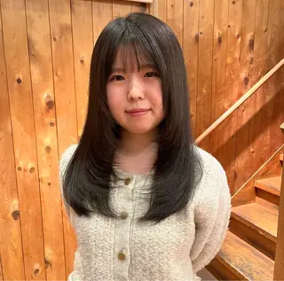 セミロング 藤田 ゆりなのヘアスタイル