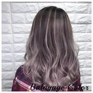 セミロング カラー yuuka🌻 ハイライト/艶カラーのヘアスタイル