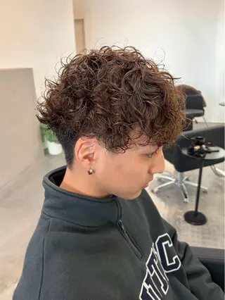 ショート カラー パーマ メンズ 山本 駿介のヘアスタイル
