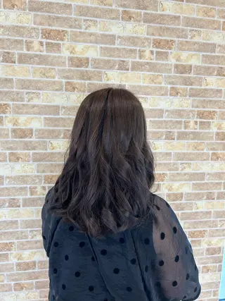 カラー 有村 実佑のヘアスタイル