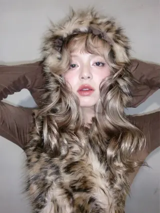 ロング カラー ヘアアレンジ minto/ パーマモデル募集中のヘアスタイル
