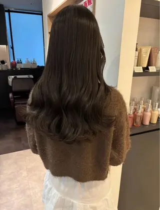 セミロング モテ髪🫧赤み消し カラー表参道きょうこのヘアスタイル