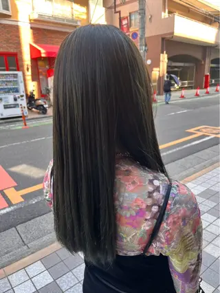 カラー 中村 優里のヘアスタイル