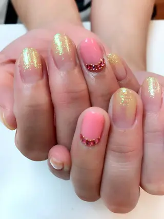 ミディアム カラー パーマ ヘアアレンジ ネイル マツエク・マツパ Sunny side nailのネイルデザイン