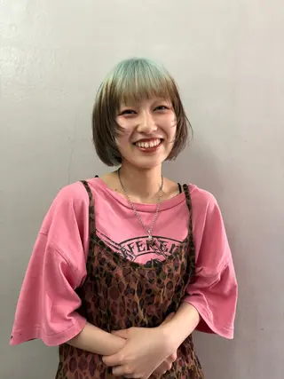 ショート カラー オノ テンタのヘアスタイル