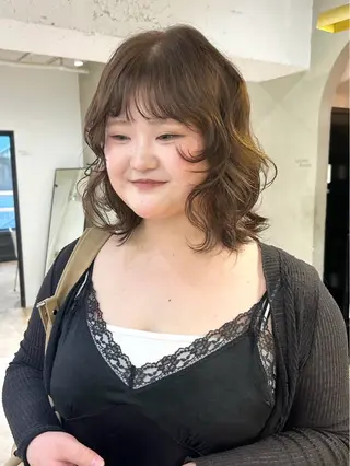 ミディアム カラー ブラウンカラー/ レイヤー/ ローレンのヘアスタイル