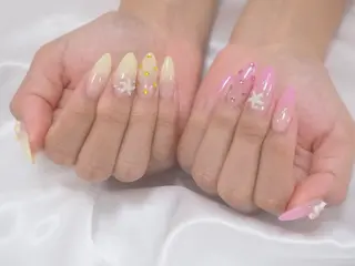 セミロング 中道 彩花のネイルデザイン