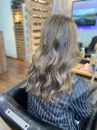セミロング カラー Luzir⭐︎ GEN⭐︎のヘアスタイル