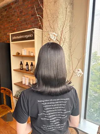 ミディアム カラー the BRIDGE 加藤みのりのヘアスタイル