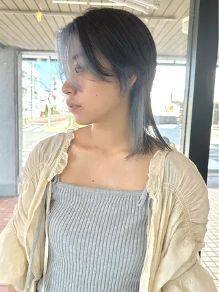 カラー 🩵HOLLY🩵 ブリーチ🩵カレンのヘアスタイル