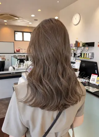 セミロング Apa kabar 鳳店 店長 吉田裕のヘアスタイル