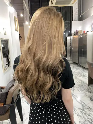 ロング カラー エクステ(レミー毛) NINEのヘアスタイル
