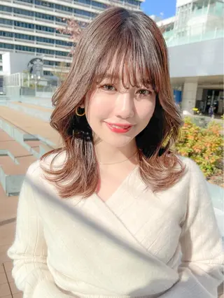 セミロング レイヤーカット 小山 悠のヘアスタイル