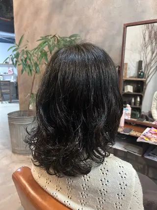 ミディアム パーマ 牛尾 綾花のヘアスタイル