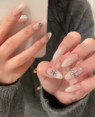 ネイル LISA ANA.CHUOのネイルデザイン