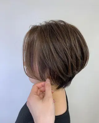 ショート 石井 静のヘアスタイル