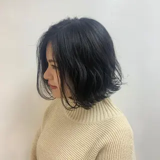 ミディアム カラー ヘアアレンジ ベージュグレージュ 💕しゅーじ💕のヘアスタイル