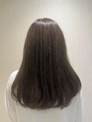 ロング カラー LiTA長嶺 小佐井悠未のヘアスタイル