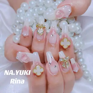 ネイル 🦋 Queenieのネイルデザイン
