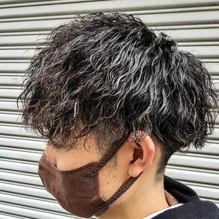 メンズ 特殊パーマ 片山恭兵のヘアスタイル