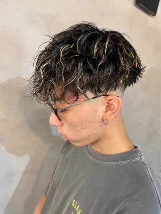 ショート カラー パーマ メンズ ツイスパ特化 石川 歳也のヘアスタイル