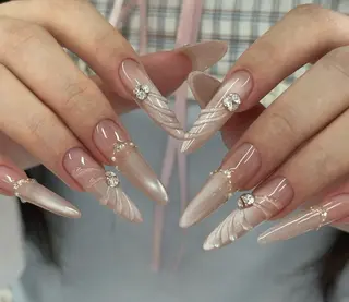 ネイル Pure&Rich Nailのネイルデザイン