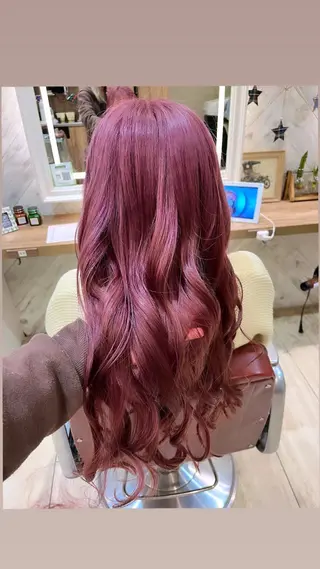 ロング カラー ハイトーンカラー シールエクステのヘアスタイル