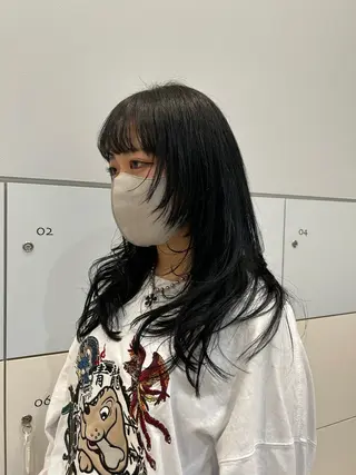 ロング 西澤 咲輝のヘアスタイル