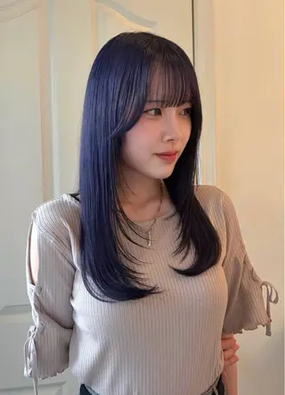 カラー 小林 真誉のヘアスタイル