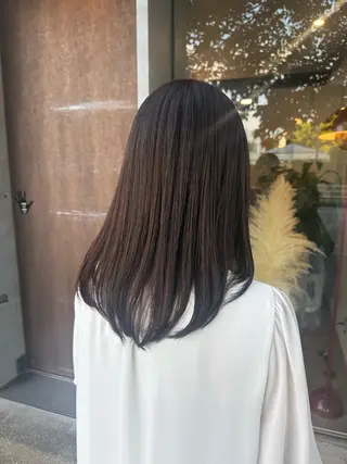 セミロング qpulaあいみ 透明感カラーのヘアスタイル