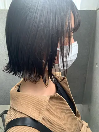 ショート カラー ヘアアレンジ サナ🌱 切りっぱなしボブのヘアスタイル