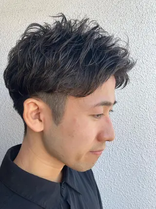 ショート パーマ メンズ 内村 純也のヘアスタイル