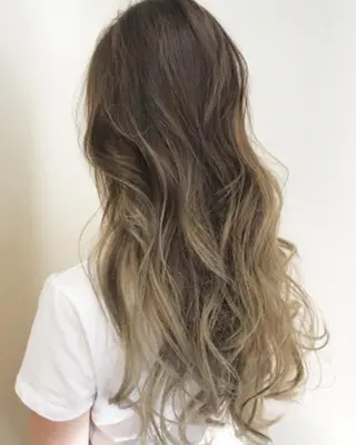 ミディアム カラー 松戸　レイヤーカット 野口　康太郎のヘアスタイル