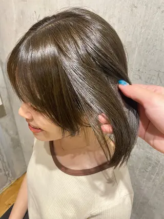 ショート カラー ベージュカラー🐑 レイヤー🤎塚原優芽のヘアスタイル