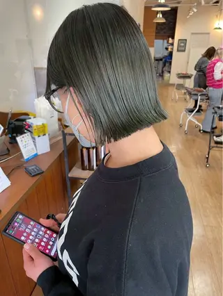 ショート カラー LUCK ユナのヘアスタイル