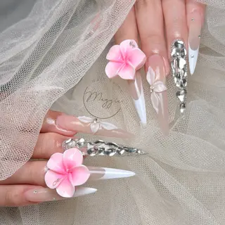 ネイル Maggie Nail🦩のネイルデザイン