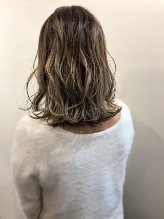 セミロング カラー 髪質改善 高橋 勇樹のヘアスタイル
