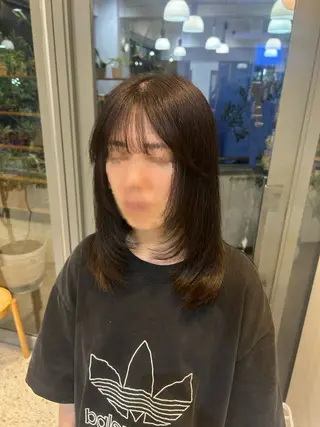 ミディアム ウジイエ ミユウのヘアスタイル
