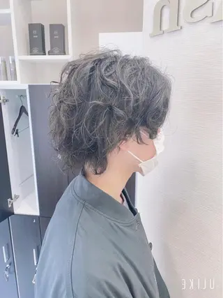 ミディアム パーマ メンズ ブリーチ🐰インナー ♡ハイライト♡綾🐰のヘアスタイル