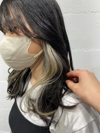 セミロング カラー ショート・ウルフ✂︎ 安住有咲子のヘアスタイル