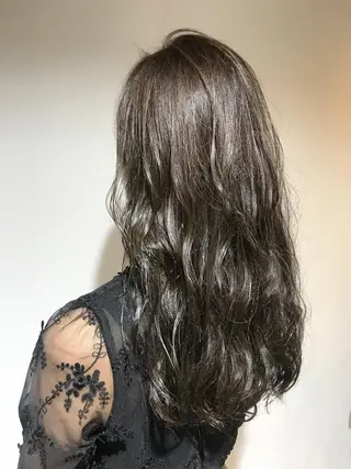 セミロング カラー ブリーチ特化 梅田本多翔のヘアスタイル