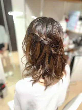 ヘアアレンジ イーチブライト EachBrightのヘアスタイル