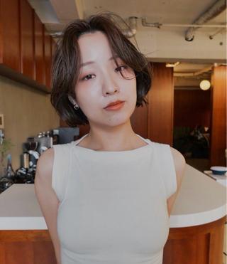 ショート パーマ,透明感カラー /emiのヘアスタイル