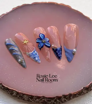 ネイル ROSIE LEEのネイルデザイン